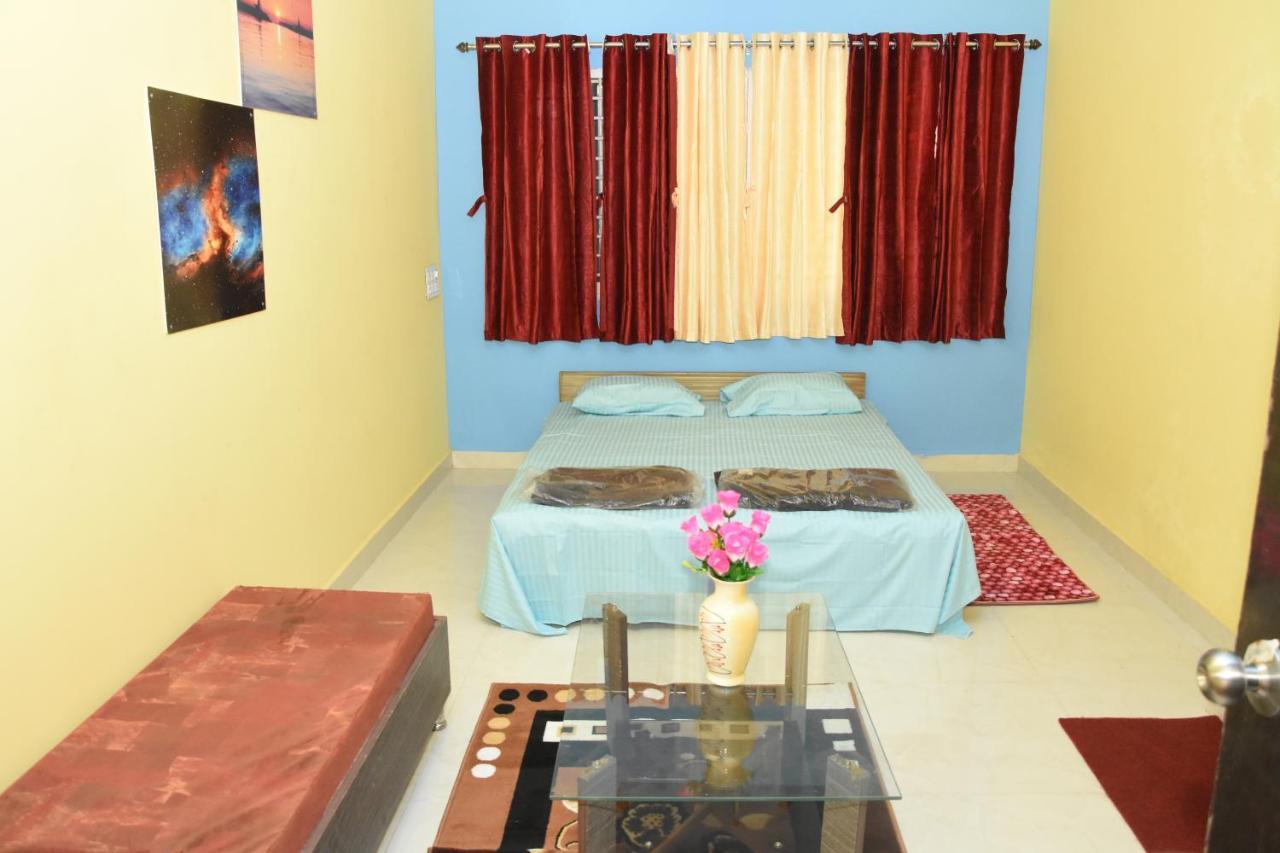 H P Homestay Dharwad Buitenkant foto