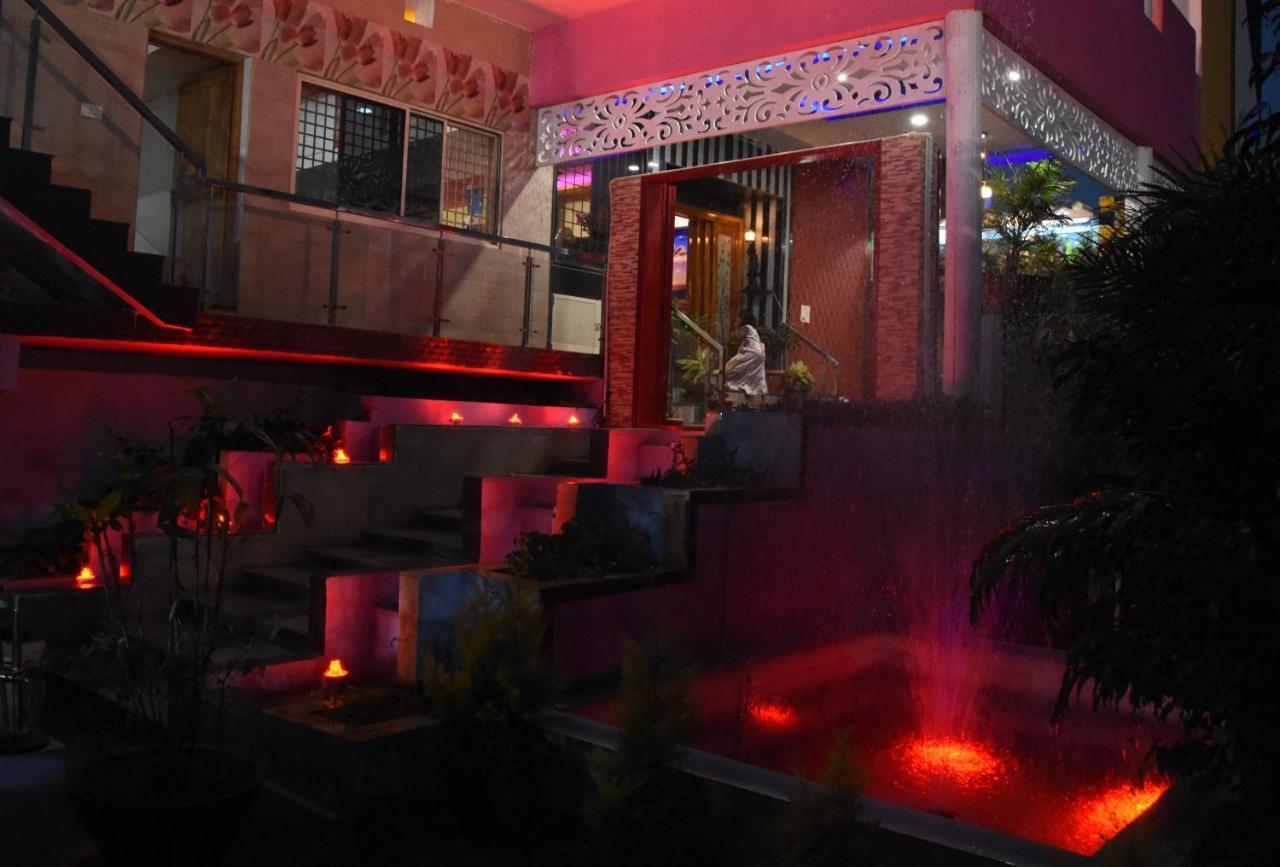 H P Homestay Dharwad Buitenkant foto