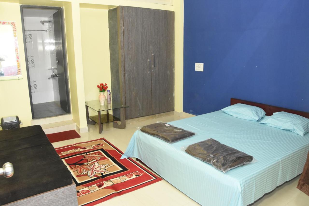 H P Homestay Dharwad Buitenkant foto
